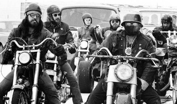 Booger Red's friends escort him to his final resting place.